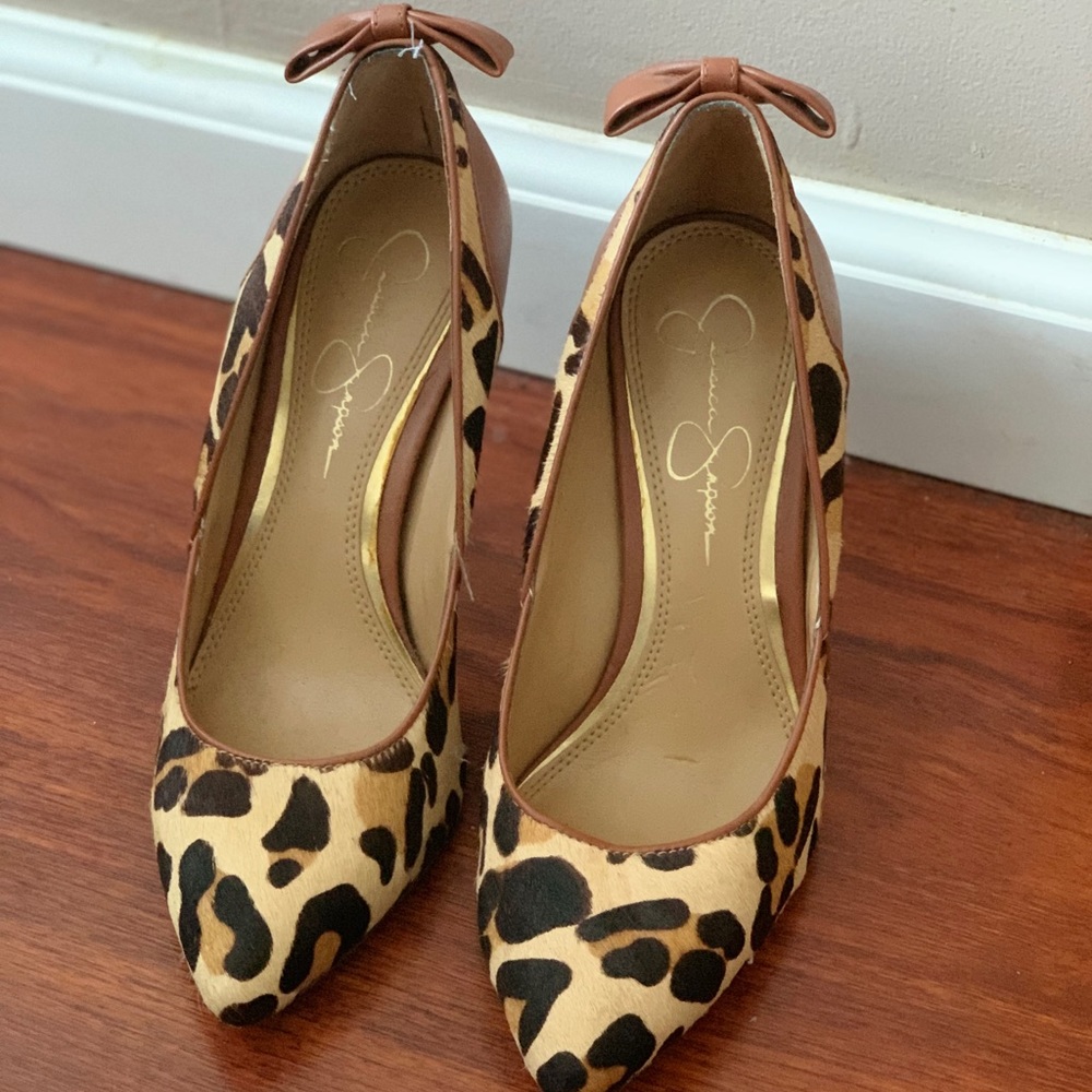Cheetah patterned pumps